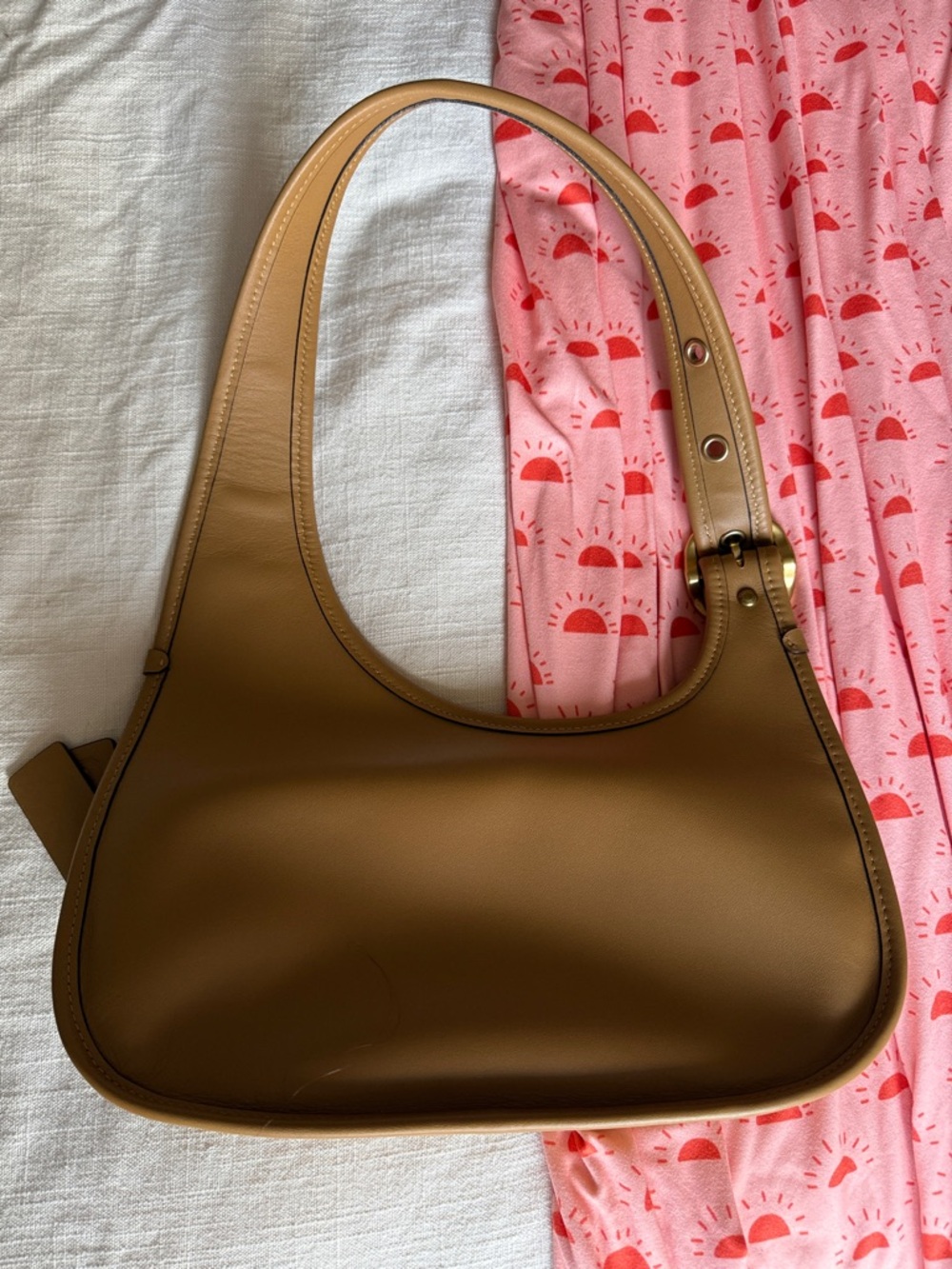 Coach Cashin Carry Crescent Bag in Honey Brown - Picture 2 of 7